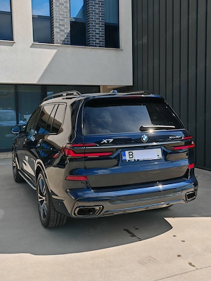 BMW X7 xDrive40i|Model M Sport Pro 2025|7 locuri|7678 km|Negru Carbon metalizat M  - imagine 7