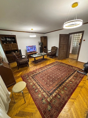 Apartament de închiriat - 3 camere, Calea București, zona Institut - imagine 2
