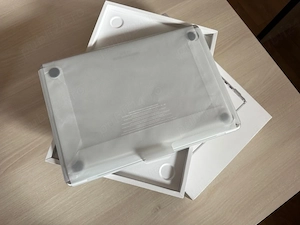 Macbook Air M4 2025 ca nou 16Gb Ram 256Gb- 2 incarcari
