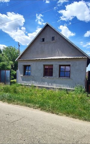 Casa locuibila de vânzare!