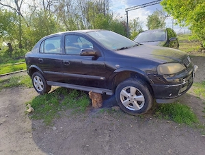 Dezmembrez Opel  - imagine 5