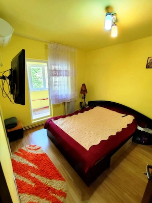 Vând apartament cu 3 camere mobilat si utilat  - imagine 6