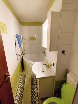 Vând apartament cu 3 camere mobilat si utilat  - imagine 7