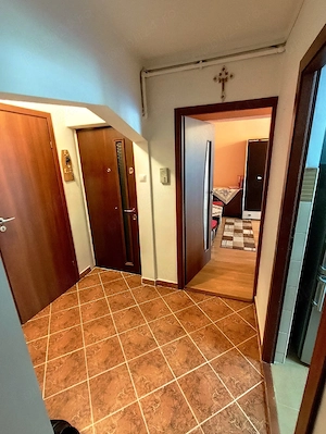 Vând apartament cu 3 camere mobilat si utilat  - imagine 10