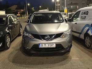 Nissan Qasqai 1.6 diesel 130cp 4x4 dublu clima foarte bine intretinuta revizii la zi  merita vazuta - imagine 2