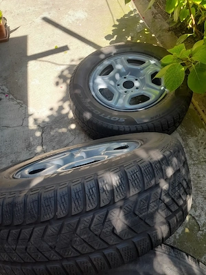 215 65 16 Pirelli-Duster - imagine 5