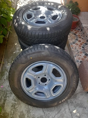 215 65 16 Pirelli-Duster - imagine 7