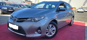 Toyota auris combi hybrid  - imagine 8