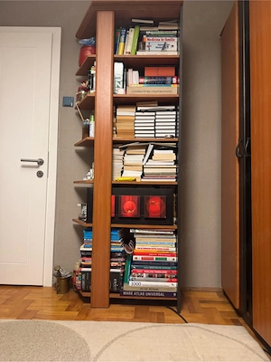 Vind biblioteca din furnir de cires