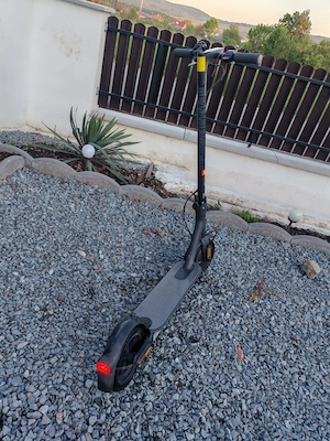 Vând trotineta electrica xiaomi