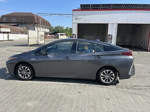 Vând Toyota Prius PRIME PLUGIN, an 2019 , 85000 km, istoric Toyota  - imagine 2