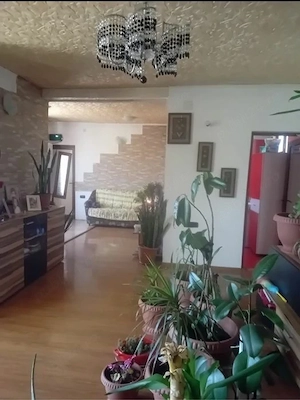 Casă de vânzare P+M cu garaj   Călărași - imagine 5