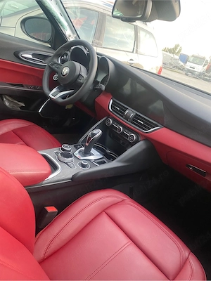 Alfa Romeo Giulia 2.0 turbo 280 cp  - imagine 5