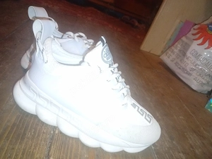 versace chain reaction