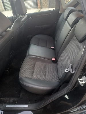 Mercedes A clas 160 CDI AN 2010 - imagine 9