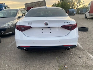 Alfa Romeo Giulia 2.0 turbo 280 cp  - imagine 10