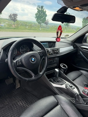 BMW X1 xDrive 4x4 cutie automată  - imagine 5