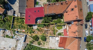 Vând teren cu fundație și demisol ULTRACENTRAL