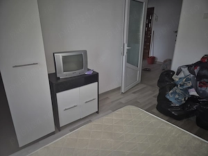 Vand pat cu saltea ,doua noptiere si masuta tv