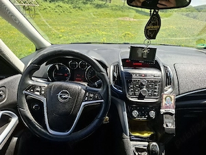 Vand Opel Zafira.