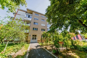 Apartament 2 camere, zona 300, decomandat, etaj 1