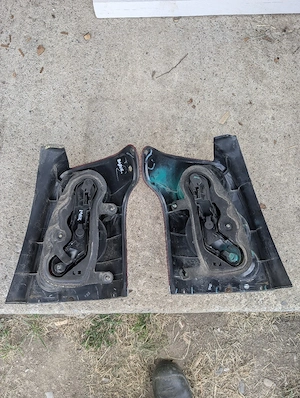 stop lampa tripla toyota avensis - imagine 2