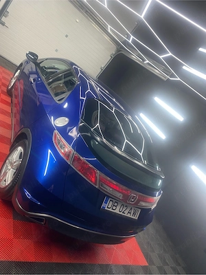 honda civic 5DR - imagine 4