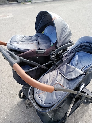Ofer spre vânzare căruț gemeni 