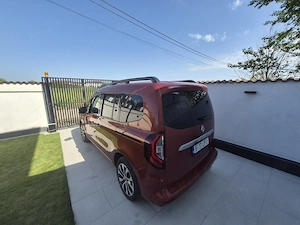 Renault Kangoo Model Nou (2021) - Benzină - Mașină de Familie - imagine 3