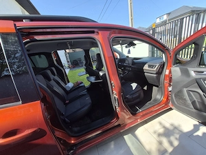 Renault Kangoo Model Nou (2021) - Benzină - Mașină de Familie - imagine 4