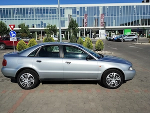 Audi A4 B5 1.6 benzină vopsea originala fara rugină  - imagine 4