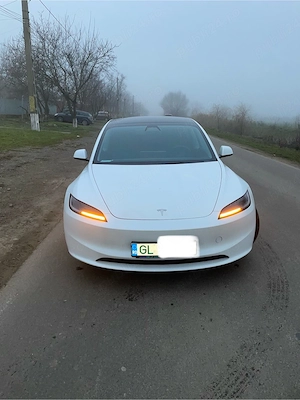 tesla model 3  - imagine 9