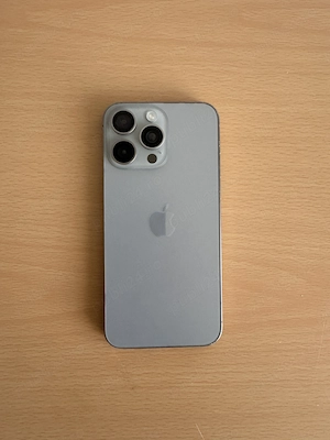 iPhone 15 Pro Max   natural titanium -piese de schimb  defect !