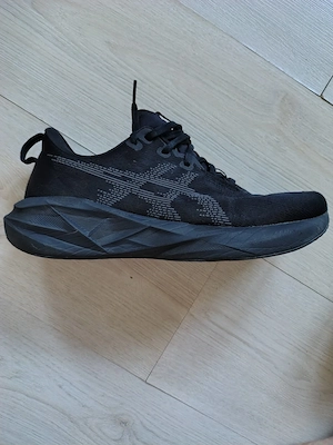 Pantofi Sport Asics Novablast 5 Black Carrier Grey, Size 44.5