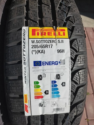 2 anvelope noi 205/65/17 Pirelli M+S  - imagine 3
