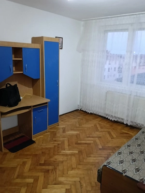 ofer spre închiriere apartament 