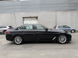 BMW seria 5 G30 520i 2019  - imagine 3