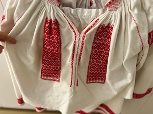 Costum popular autentic oltenesc vechi ( 100 ani)   ie, fotă și catrințe țesute manual
