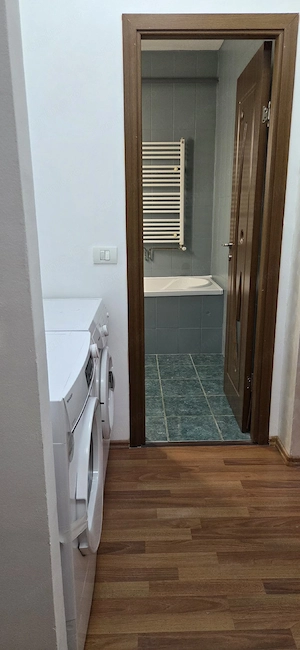 apartament 3 camere de inchiriat + parcare