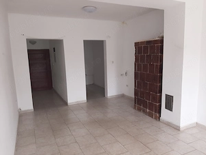 Inchiriez spațiu comercial în Gurahont 