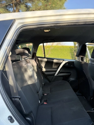 Vând Toyota RAV 4 hibrid  - imagine 2