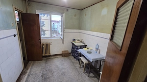 Proprietar vând apartament decomandat 3 camere 90 mp Brad zona Spital - imagine 5