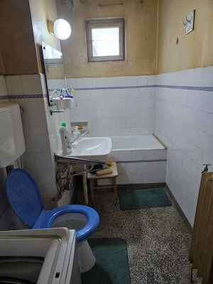 Proprietar vând apartament decomandat 3 camere 90 mp Brad zona Spital - imagine 7