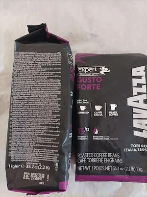 cafea boabe Lavazza 