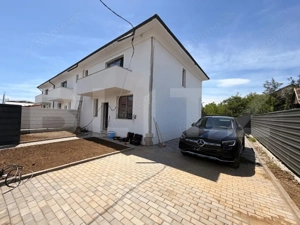 Triplex Nou cu Teren Generos de 306 mp,  Lângă Ambasador,  Zonă în Plină Dezvolt