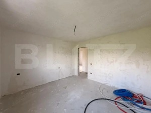 Triplex Nou cu Teren Generos de 306 mp,  Lângă Ambasador,  Zonă în Plină Dezvolt - imagine 19