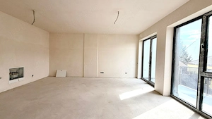 Apartament 2 camere, CF disponibil, spații verzi 1900 mp, retras de la strada - imagine 2