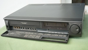 Video recorder VHS marca JVC model HR-D990 - imagine 3