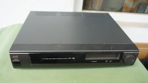 Video recorder VHS marca JVC model HR-D990 - imagine 5