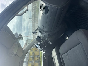 Volkswagen Caravelle 8+1  - imagine 9